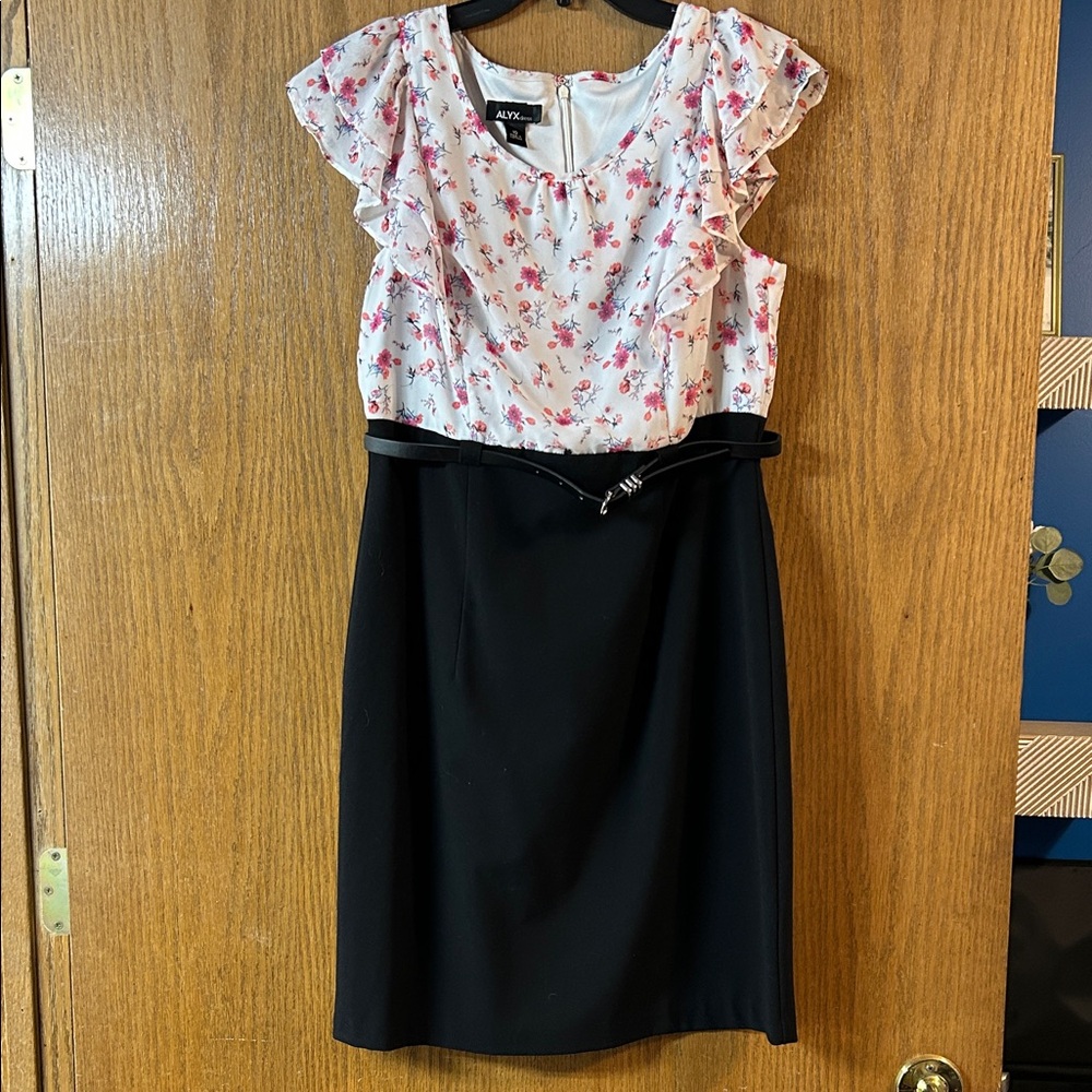 ALYX Dress Size 10 Floral and Black Belted Business Dress Pencil Style